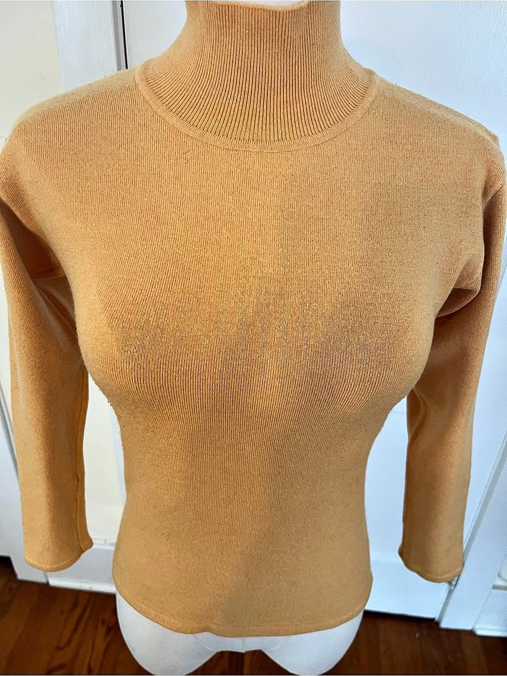 Vintage Isaac Mizrahi Camel Turtleneck Sweater Size S – Minimalist Quiet Luxury